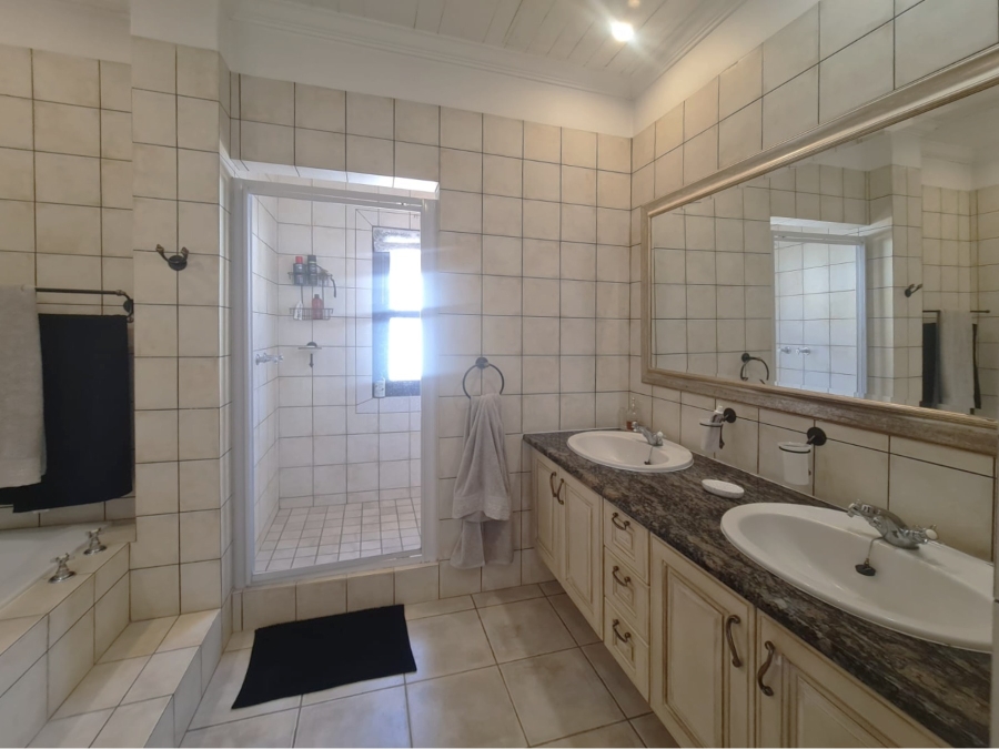 To Let 3 Bedroom Property for Rent in Estate D Afrique North West